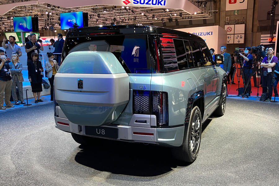 Tokyo motor show 2023 – Yangwang U8 rear