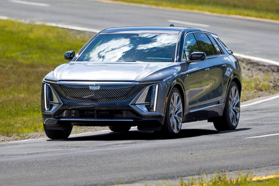 Cadillac lyriq front quarter tracking 2022
