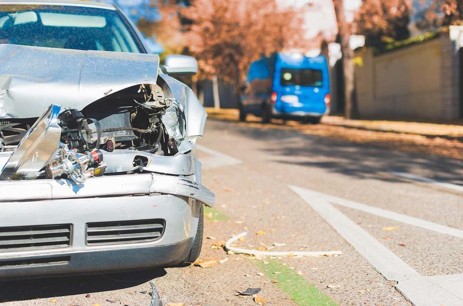 Mk4 Volkswagen Golf with damaged front bumper after crash