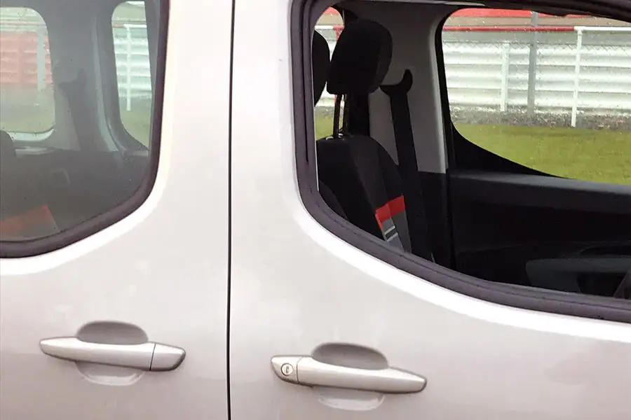 Citroen berlingo window
