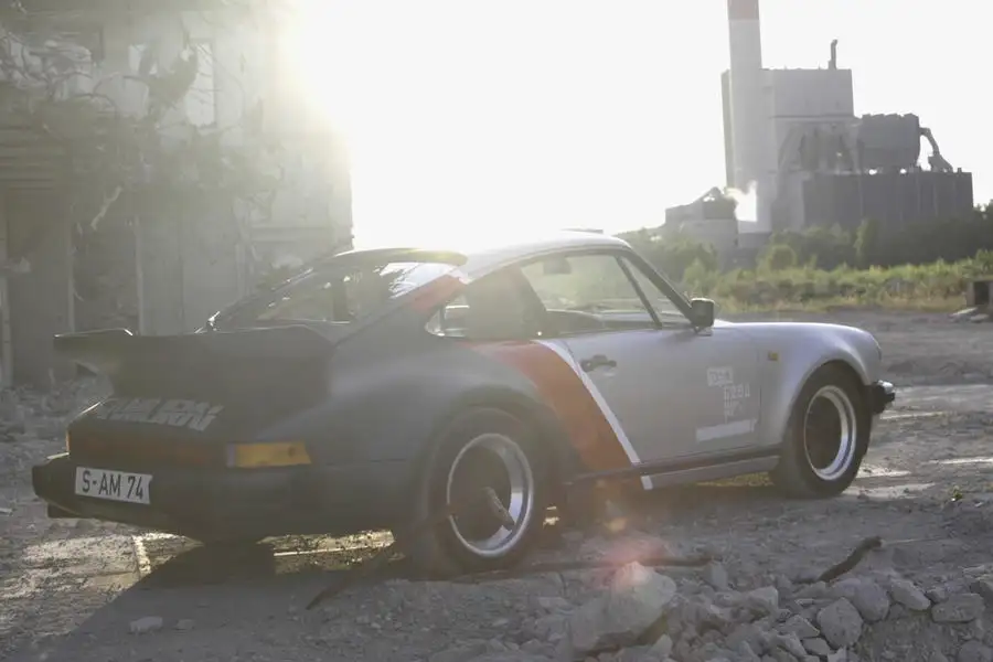 Cyberpunk2077 porsche 911 007