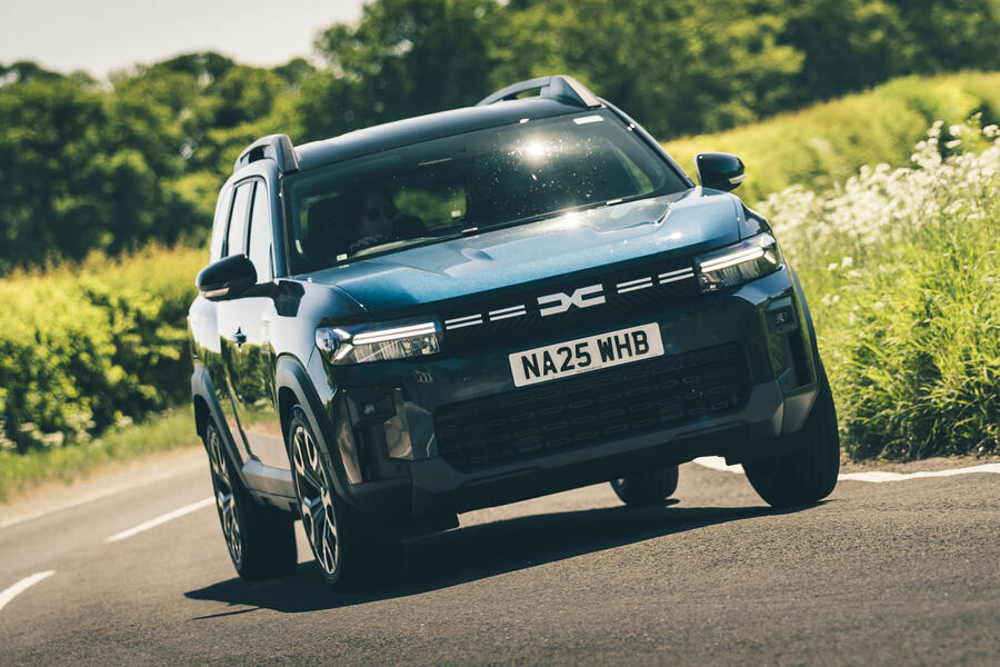 Dacia Bigster front quarter tracking