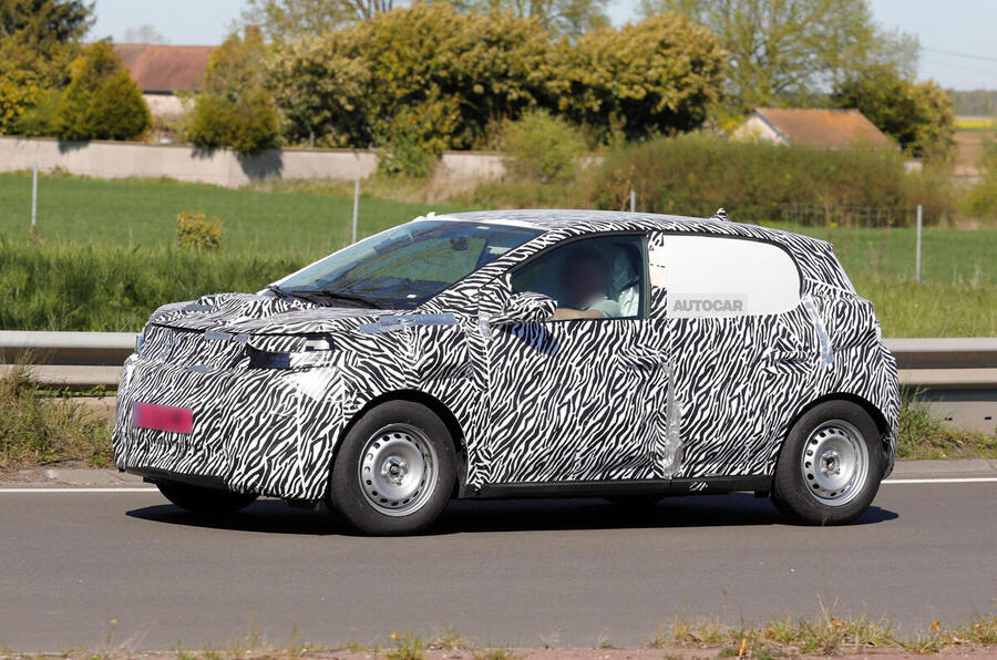 Dacia Spring Mk2 in camo