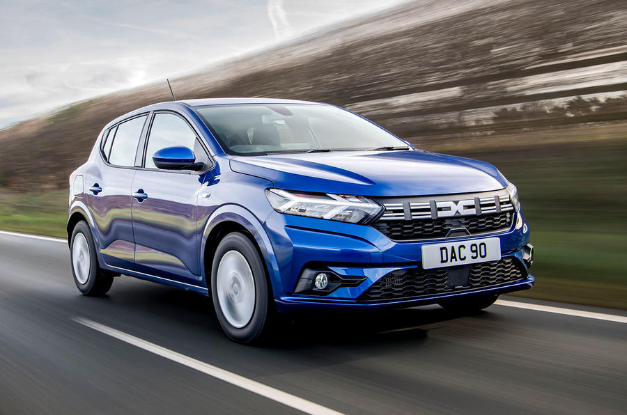 Dacia Sandero driving front quarter