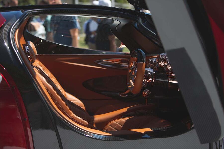 新款De Tomaso P72配备700马力Roush调整的福特V8