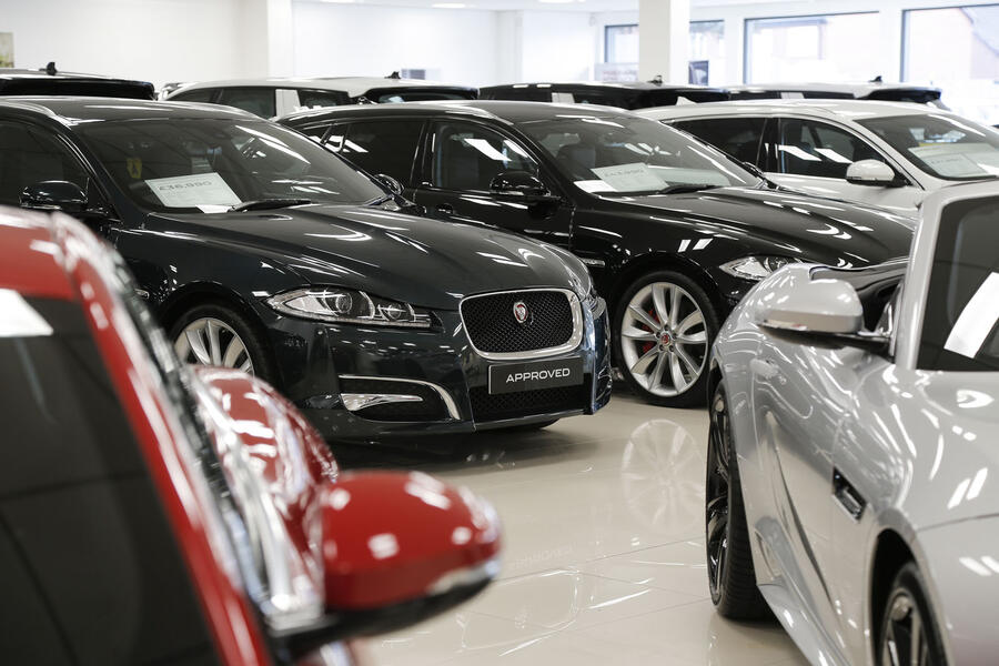 Dealership jaguar forcourt sales2206i