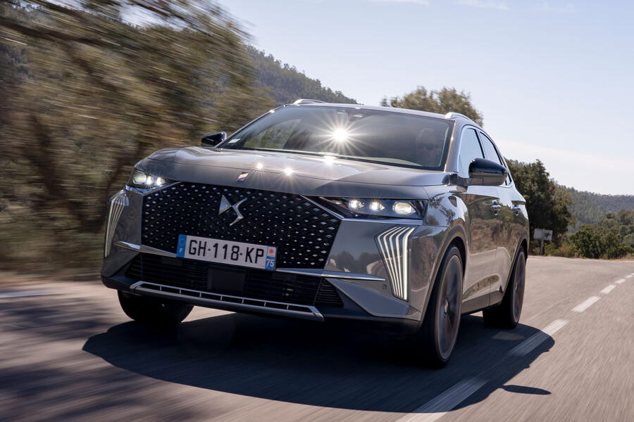 Ds 7 2022 front quarter tracking 2022