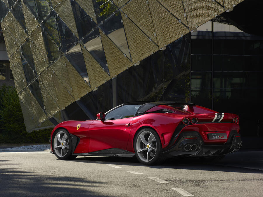 ハペペ Ferrari SP51 is 789bhp 812 GTS-based one-off | Autocar