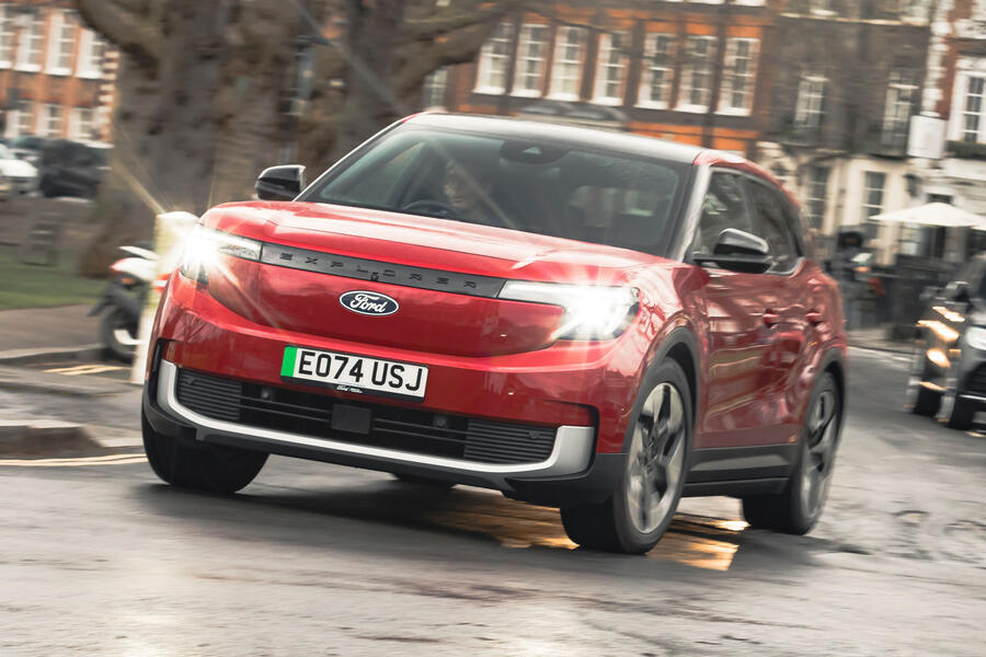 Ford Explorer front quarter tracking