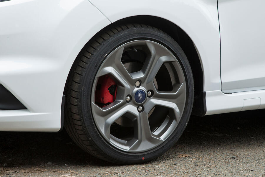 Ford fiesta st mk6 wheel detail