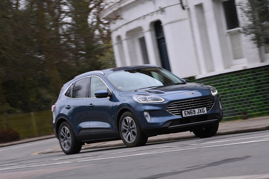 Ford kuga 2020 front quarter tracking