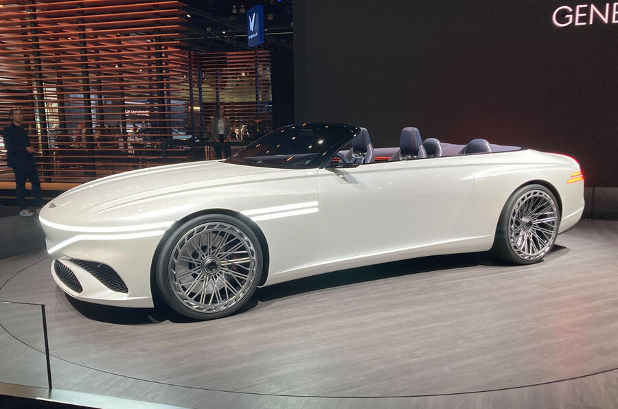 Изложението в Лос Анджелис (СНИМКИ) - genesis x convertible concept on display in los angeles 2