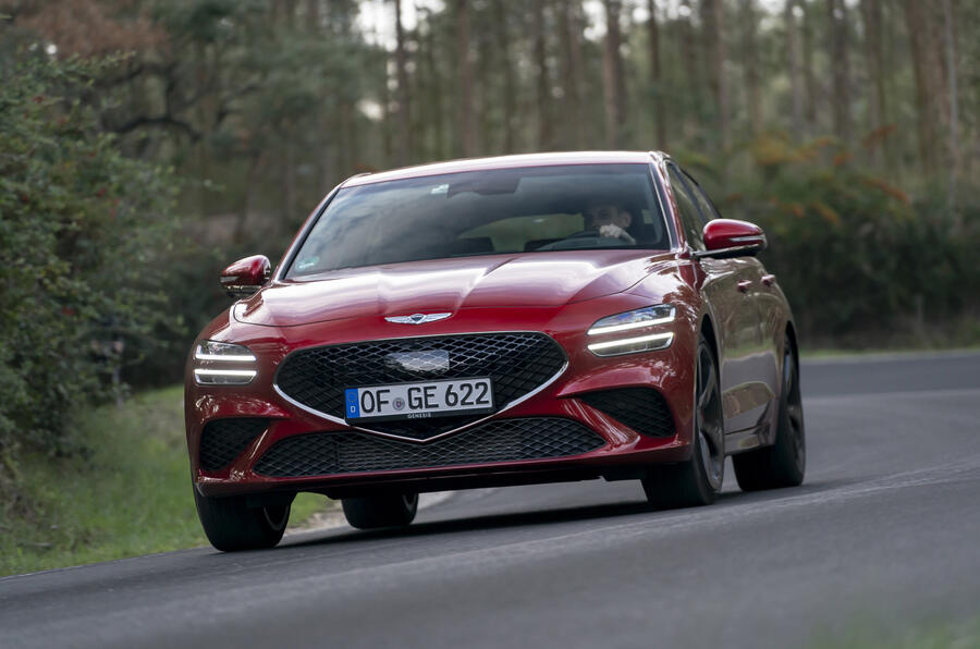 Genesis g70 sb frontcorner