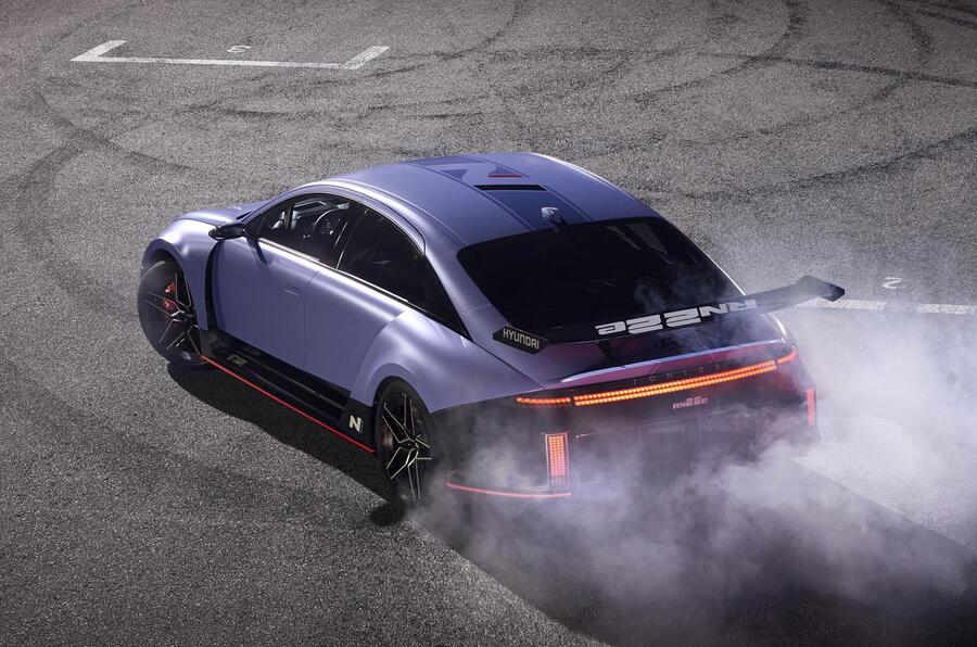 Hyundai rn22e drifting rear