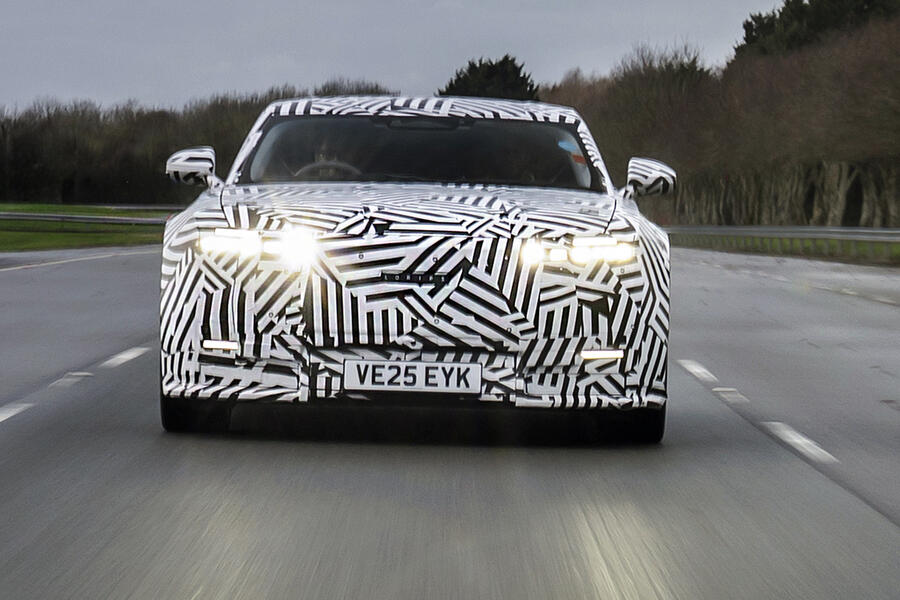 Jaguar Type 00 front tracking