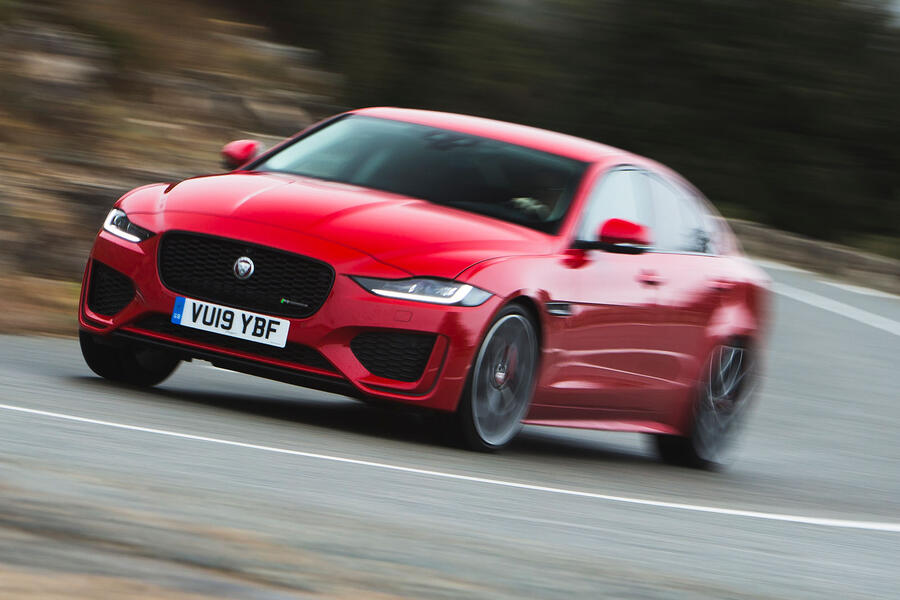 Jaguar xe front three quarter