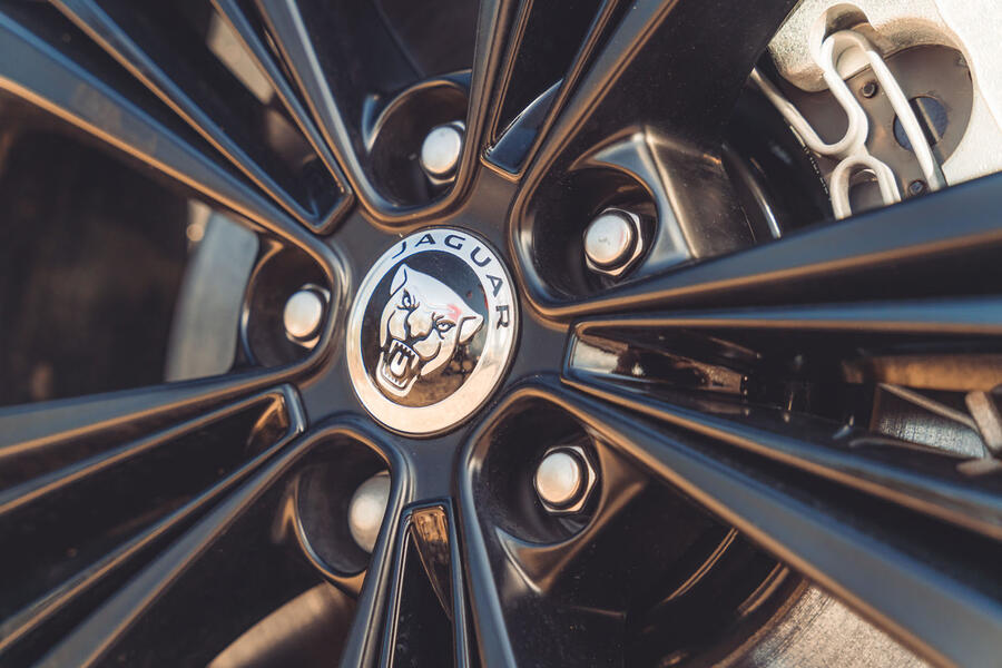 Jaguar XF Sportbrake wheel detail