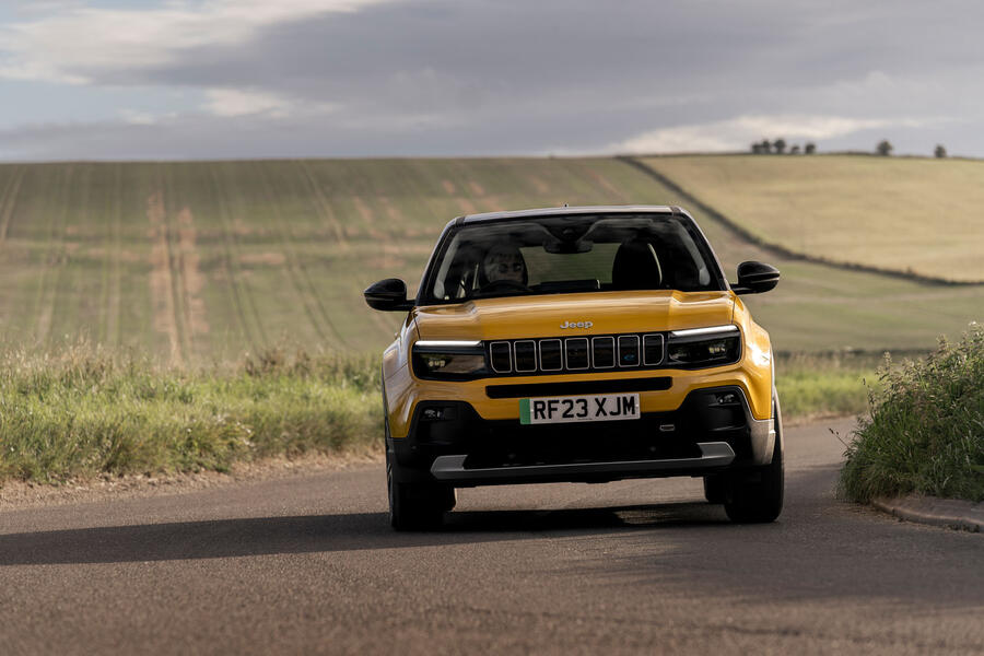 Jeep Avenger driving front