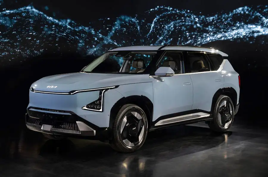Kia EV5 â€“ front quarter
