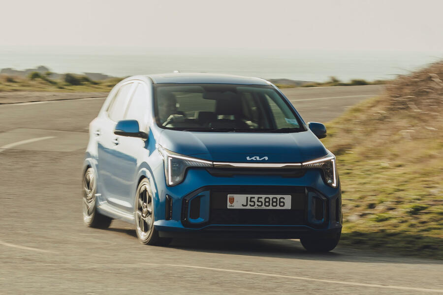 Kia Picanto front quarter tracking