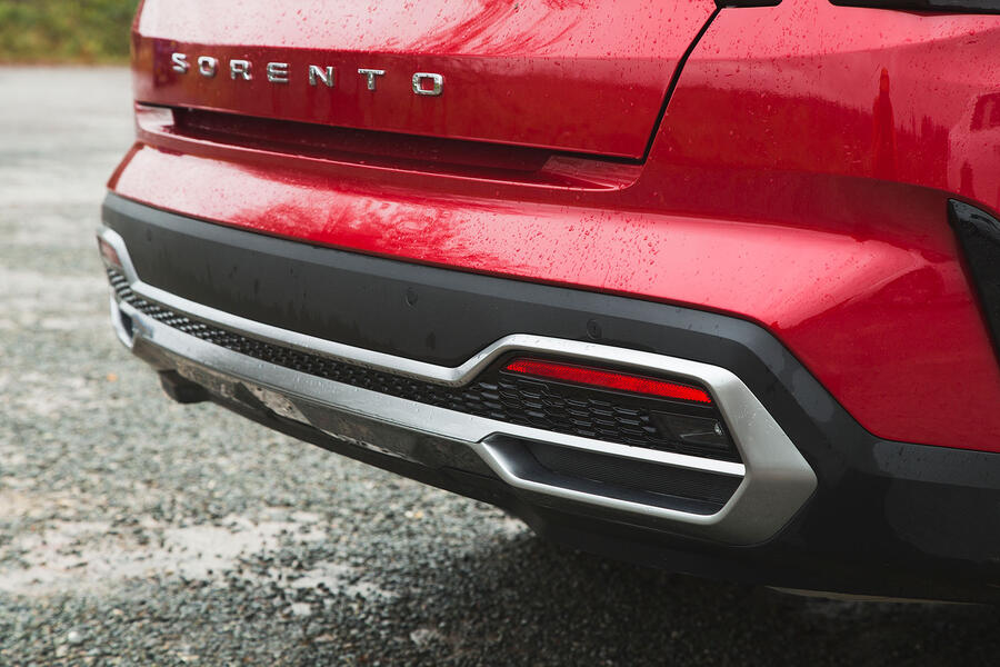 Kia sorento rear bumper