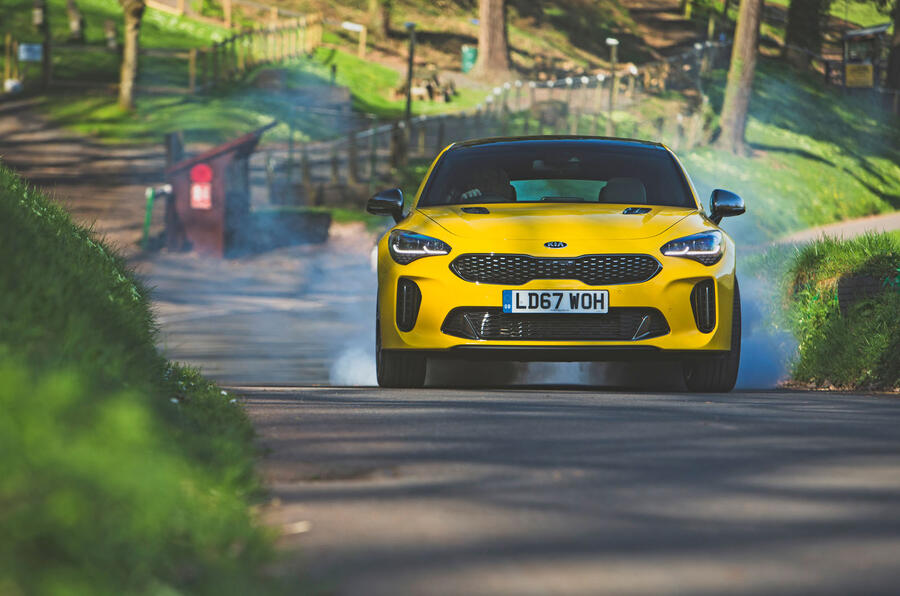 kia_stinger_2086d.jpg?itok=nWnx_pcM