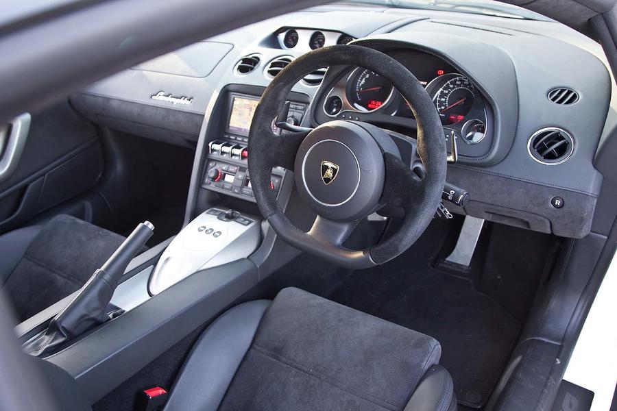 Lamborghini gallardo interior