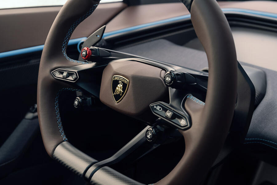 Lamborghini lanzador wheel
