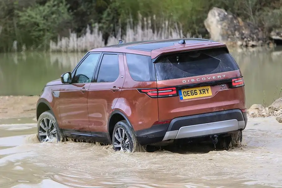 Tolk Stout weefgetouw Reinvented 2025 Land Rover Discovery joins EV 4x4 family | Autocar