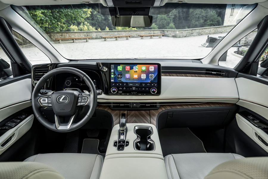 Lexus lm review 2023 10 dash