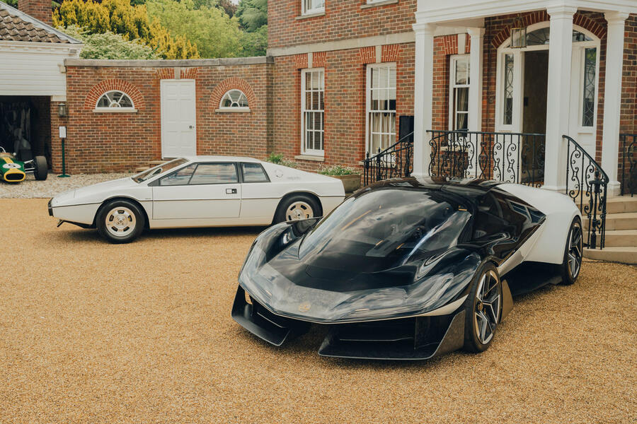 Lotus Esprit with Theory 1 concept car