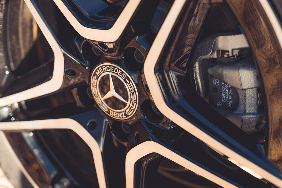 Mercedes B200 wheel close-up