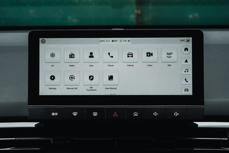 Mg 4 infotainment 0