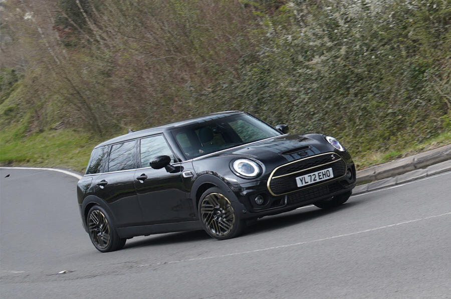 2022 - MINI Clubman 2.0 Cooper S MINI Yours Black - Enigmatic