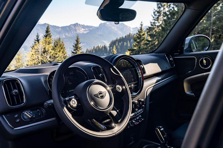 新 MINI Countryman，畅游英国的森林冒险