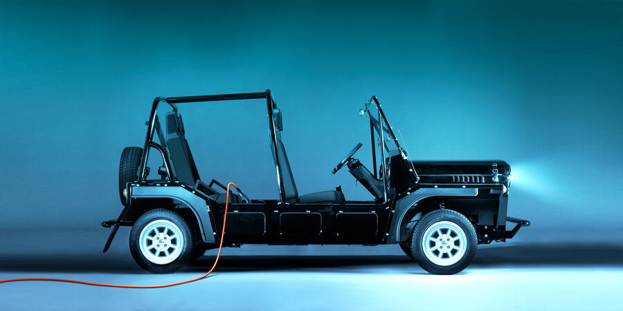 Mokeelectricpluggedin03x