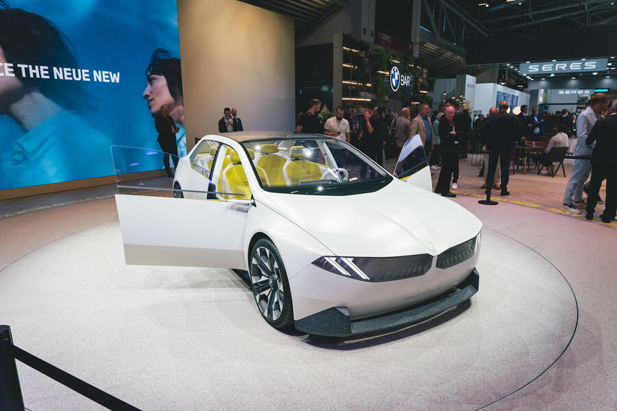 BMW Neue Klasse EV Concept front 3/4
