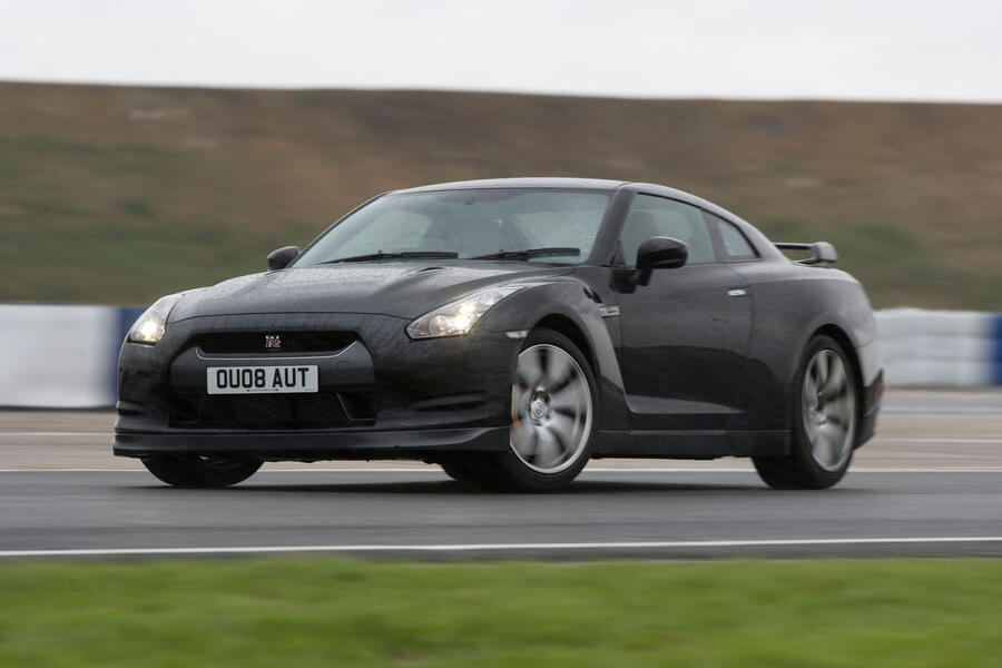 2008 Nissan GT-R powersliding