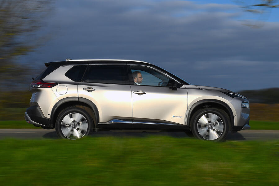 Nissan x trail 02 side panning