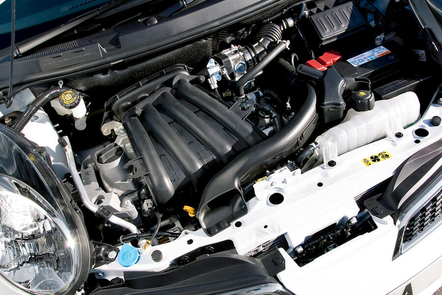 Nissan micra 160sr engine bay