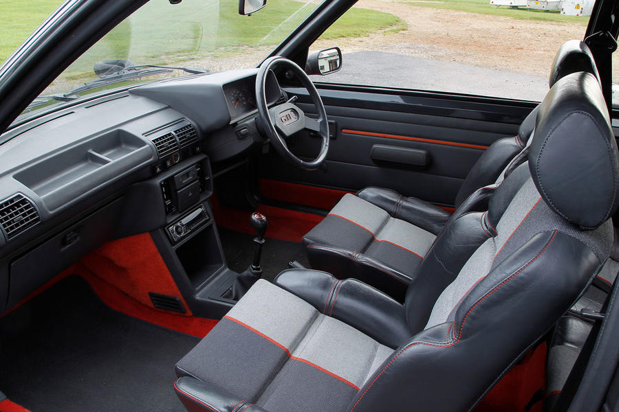 Peugeot 205 gti interior