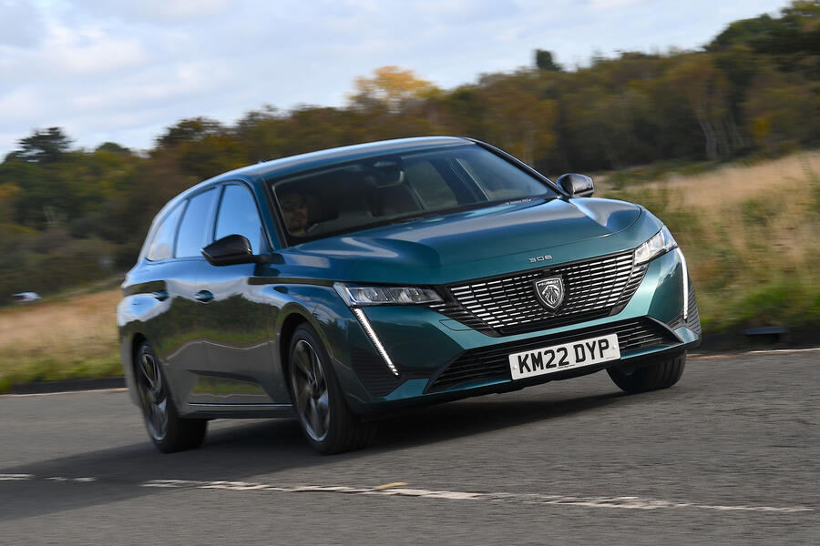 Peugeot 308 sw front quarter tracking 2023