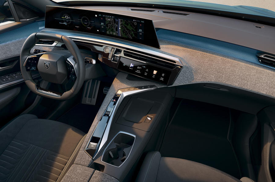 Peugeot e-3008 interior