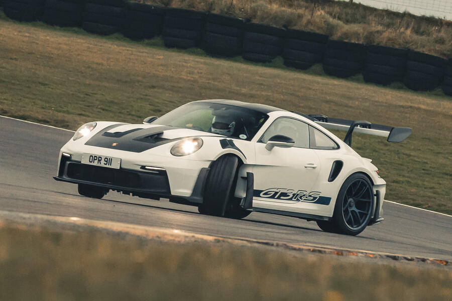Porsche 911 GT3 RS powersliding