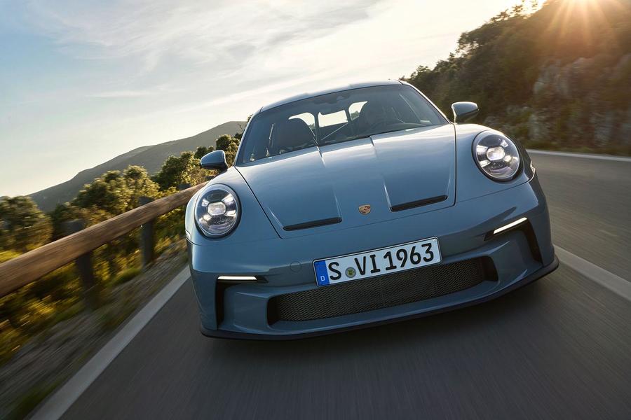The new Porsche 911 S/T: the lightest 911 of its generation