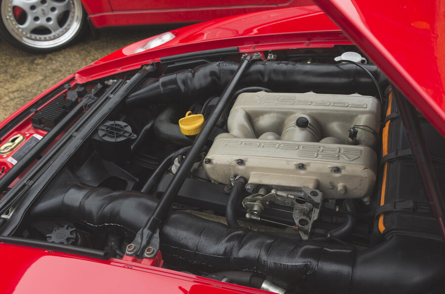 Porsche 928 engine