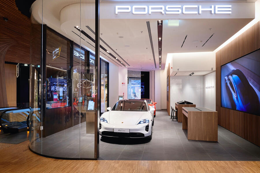 Porsche mall store