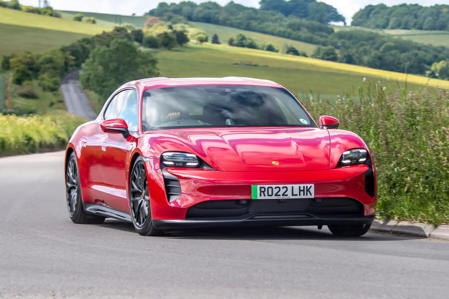 Porsche Taycan GTS Sport Turismo cornering