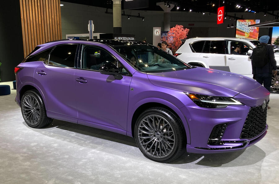 Изложението в Лос Анджелис (СНИМКИ) - purple lexus rx at la motor show front three quarters