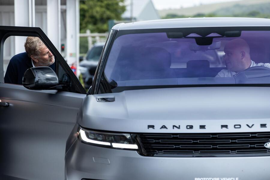 Range rover sport at goodwood circuit 22 048